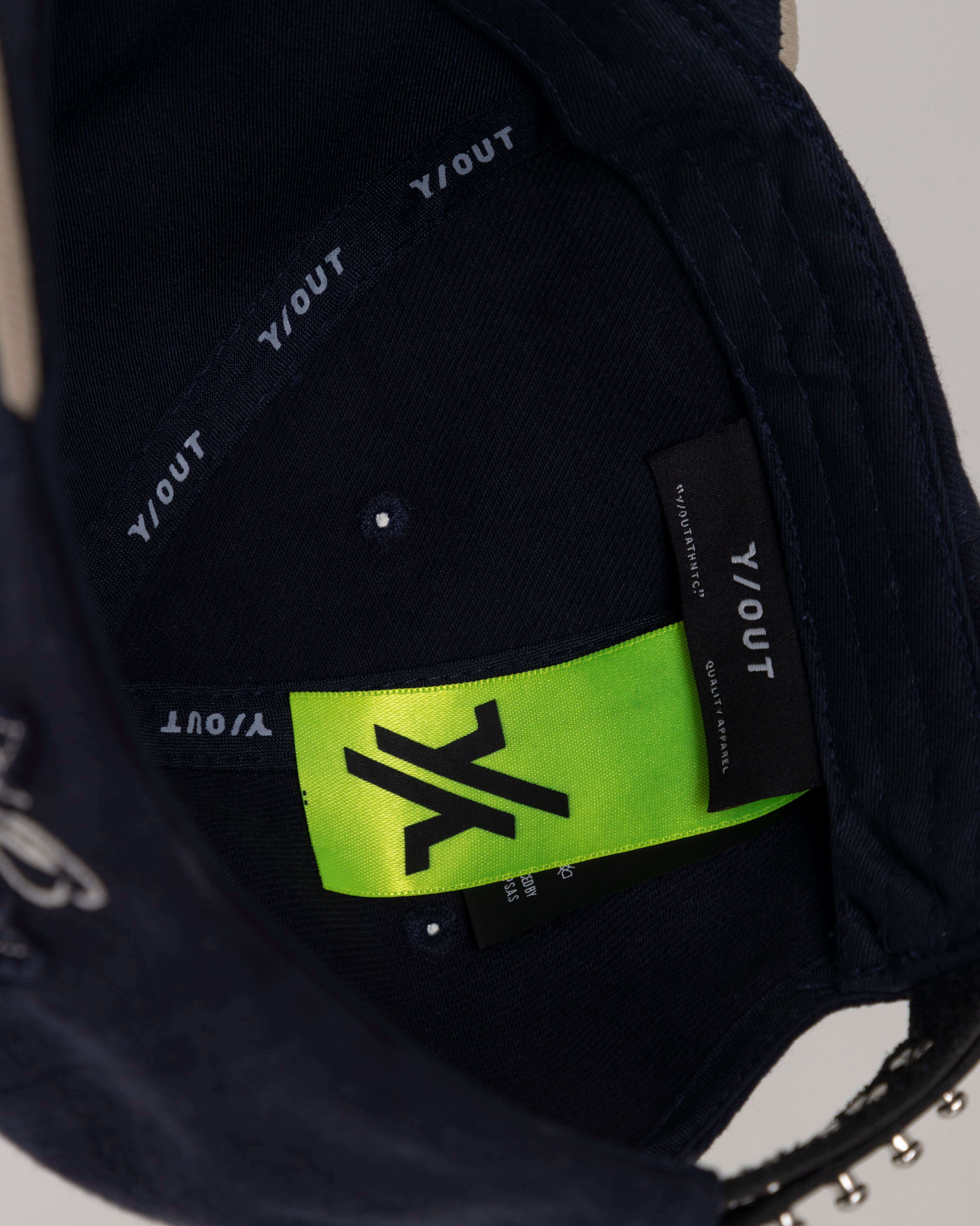 SELF CAP-8